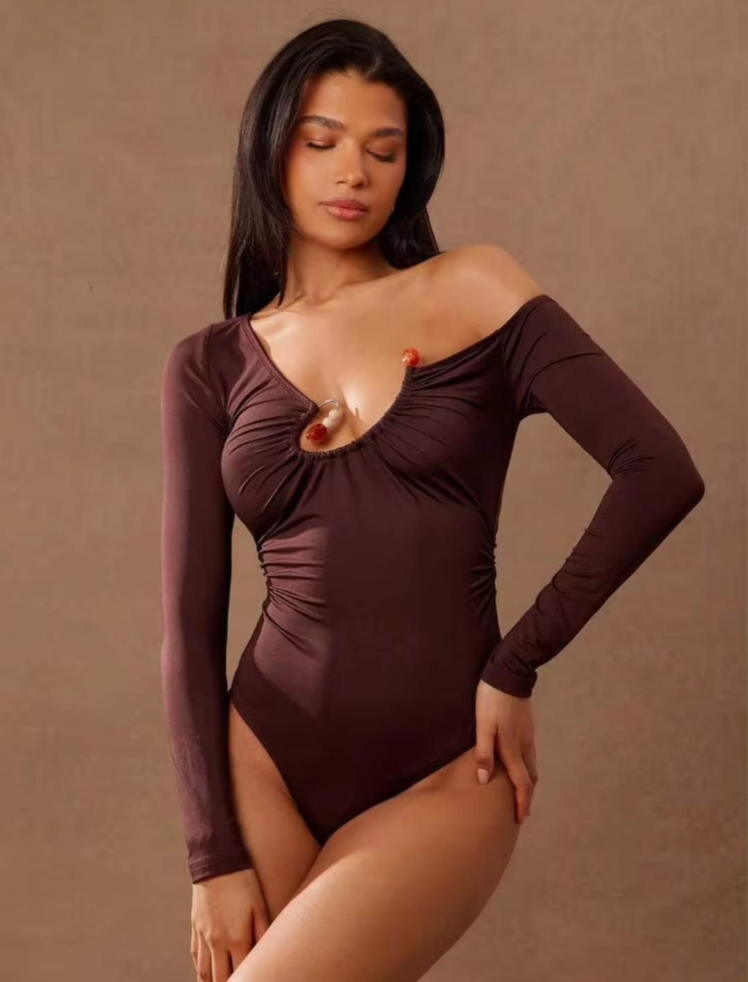 Women’s Chocolate Brown Ruched Scoop Neck Long Sleeve Bodysuit